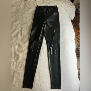 Aritzia Daria legging